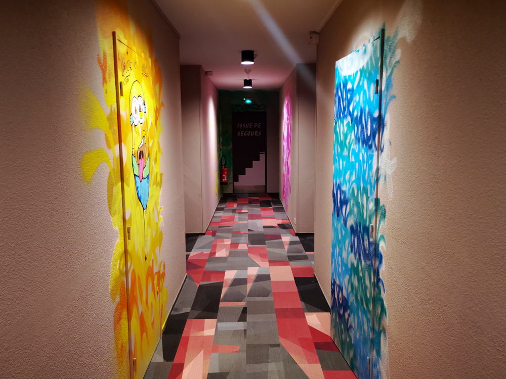 ibis-hotel-décoration-intérieure-signalétique-street-art
